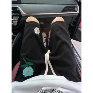 小花刺绣短裤男生夏季薄款美式篮球运动中裤潮牌宽松直筒五分裤子图片
