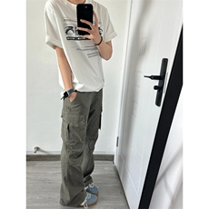 灰绿色