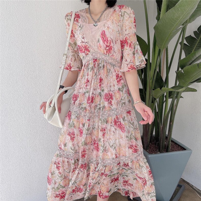 碎花连衣裙，女装连衣裙，布萱