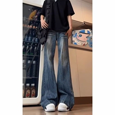 深蓝色