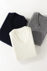 35%羊绒秋冬季新款舒适时尚百搭纯色V领羊绒衫马甲，童装马甲，圣极绒童装