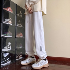 白色