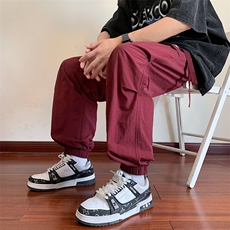 酒红色