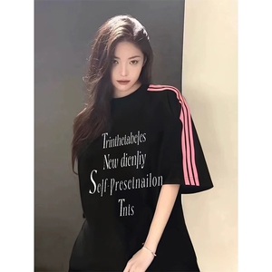 抖音得物品质二开240克宽松纯棉美式潮牌印花三条杠中性风短袖T恤图片