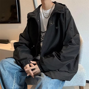 男秋季2023新款长袖夹克外套连帽冲锋衣J9913P58,酒红色连体衣怎么搭配图片