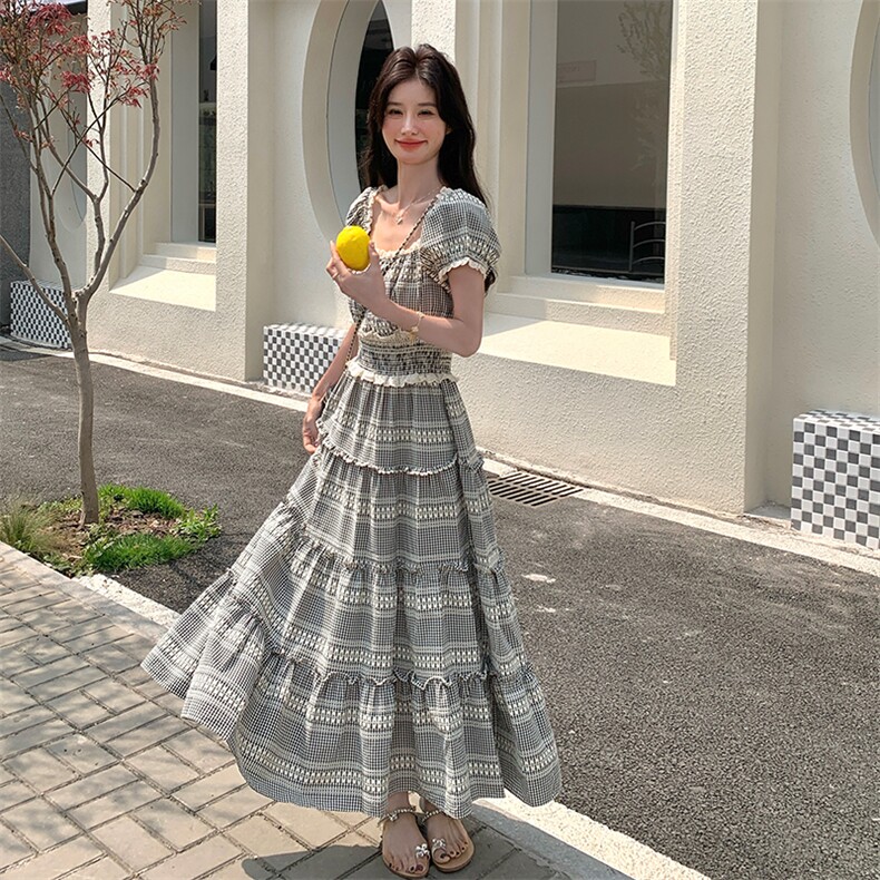 法式复古方领泡泡袖连衣裙女2025夏季高腰显瘦格纹长裙一字领裙子,女装连衣裙,浙宝285（原212）