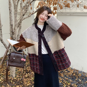 拼接撞色复古松弛感羊羔毛羽绒服女冬季2025年新款白鸭绒内胆外套图片