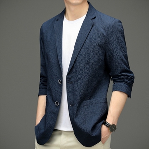 新款中青年男士休闲小西装春秋时尚西服修身男装便西商务外套免烫图片