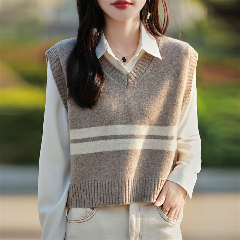 慵懒马甲女秋冬季新款宽松显瘦V领针织马甲外穿毛衣,女装马甲,邦太羊绒