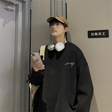 黑色