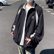黑色