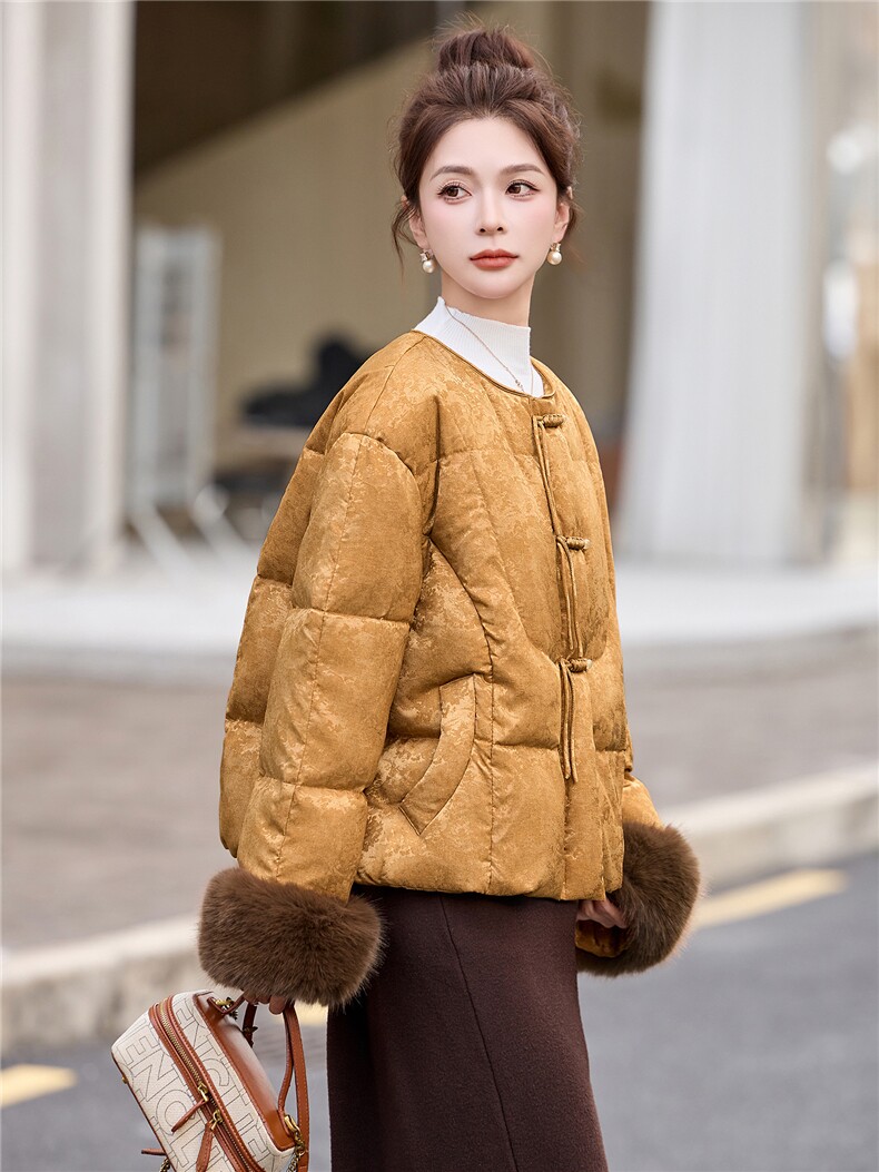 时尚立领羽绒服女2025冬季新款新中式宽松洋气短款90白鸭绒外套,女装羽绒服,姿衣坊