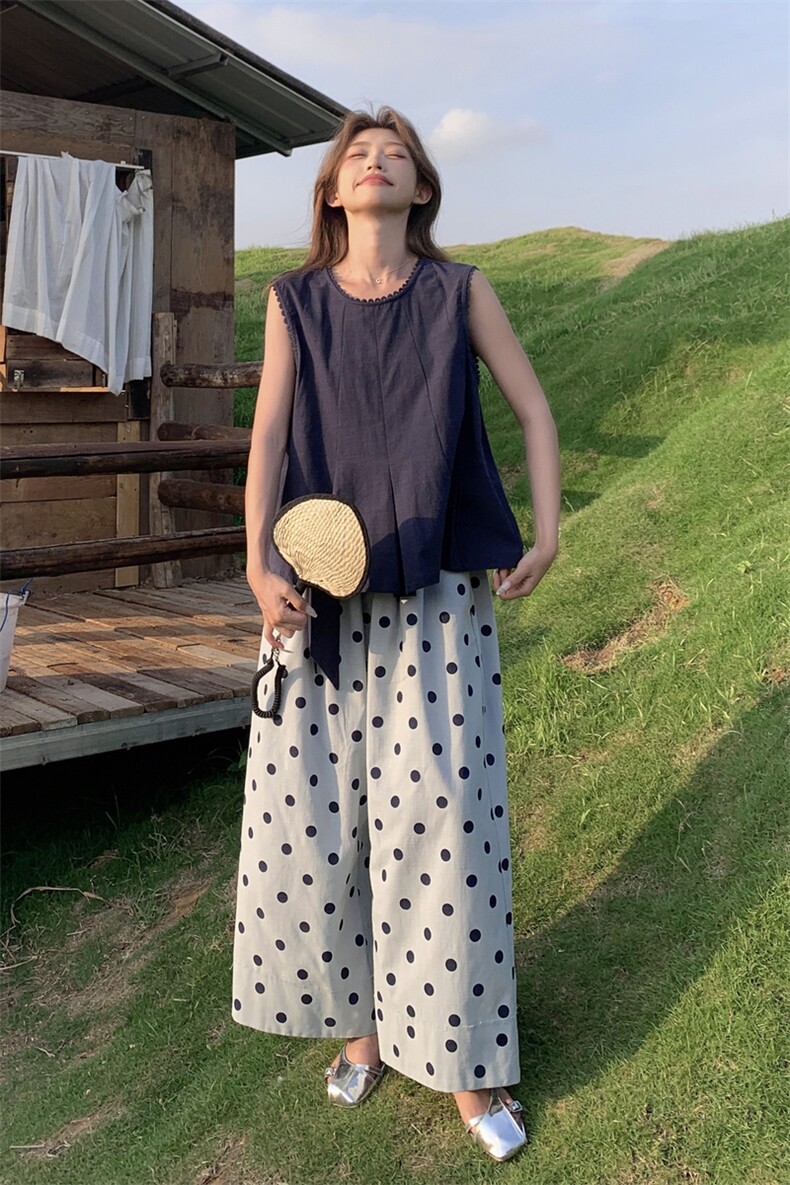 今年流行一整套穿搭盐系休闲背心套装女2025新款波点阔腿裤两件套,女装套装/套裙,2C057