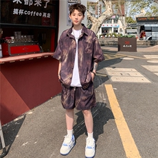 黑色