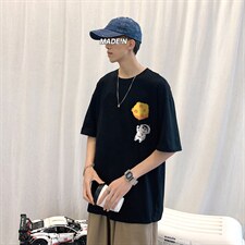 黑色