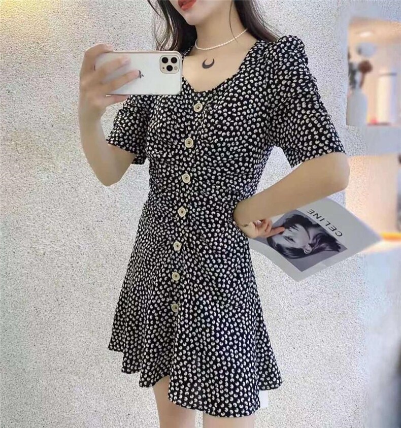 现货、点点连衣裙，女装连衣裙，艾妮莉