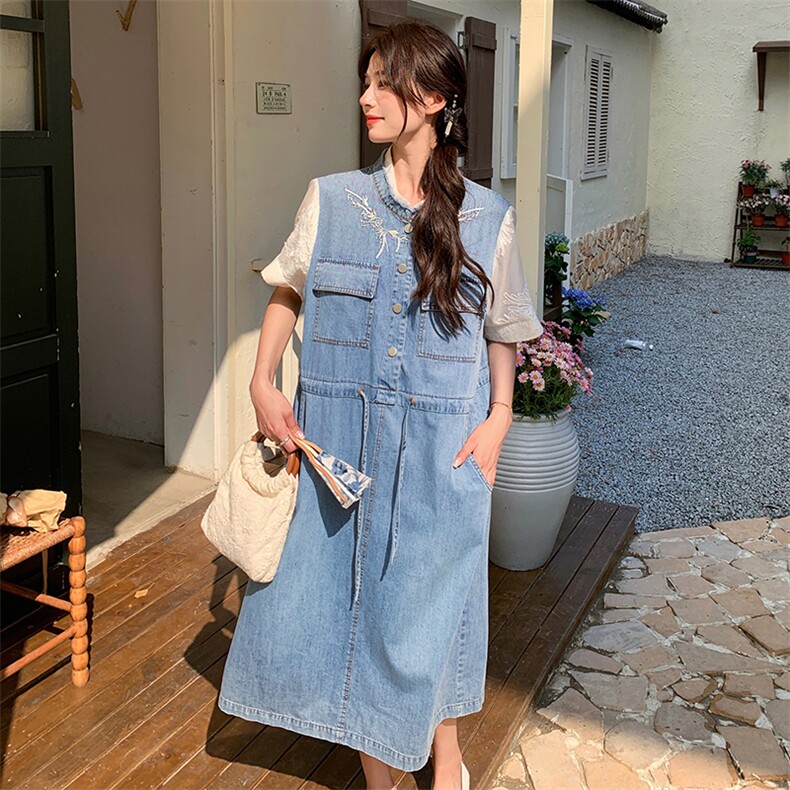 时尚显瘦夏季牛仔连衣裙中长款女 清新减龄无袖刺绣设计 百搭休闲风图片