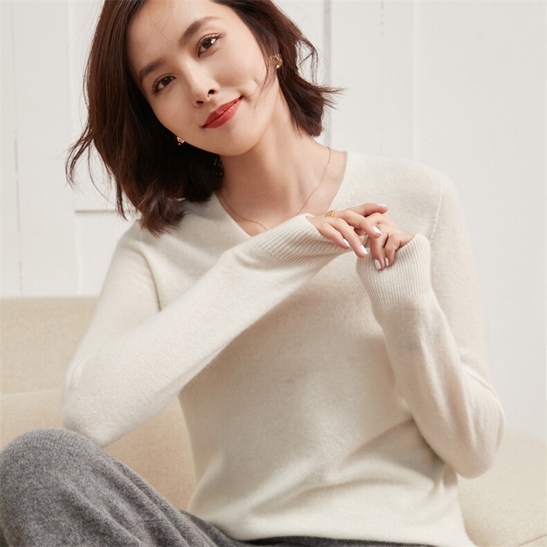 2025百搭时尚简约一线成衣女v领羊绒衫,女装羊绒衫,雪真羊绒高端店