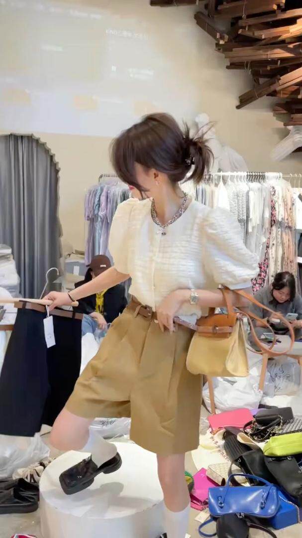 压皱面料，泡泡袖小衫，其它，时代公主