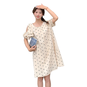 韩版俏皮减龄露肩泡泡袖连衣裙女2025夏季新款法式宽松显瘦短裙字图片
