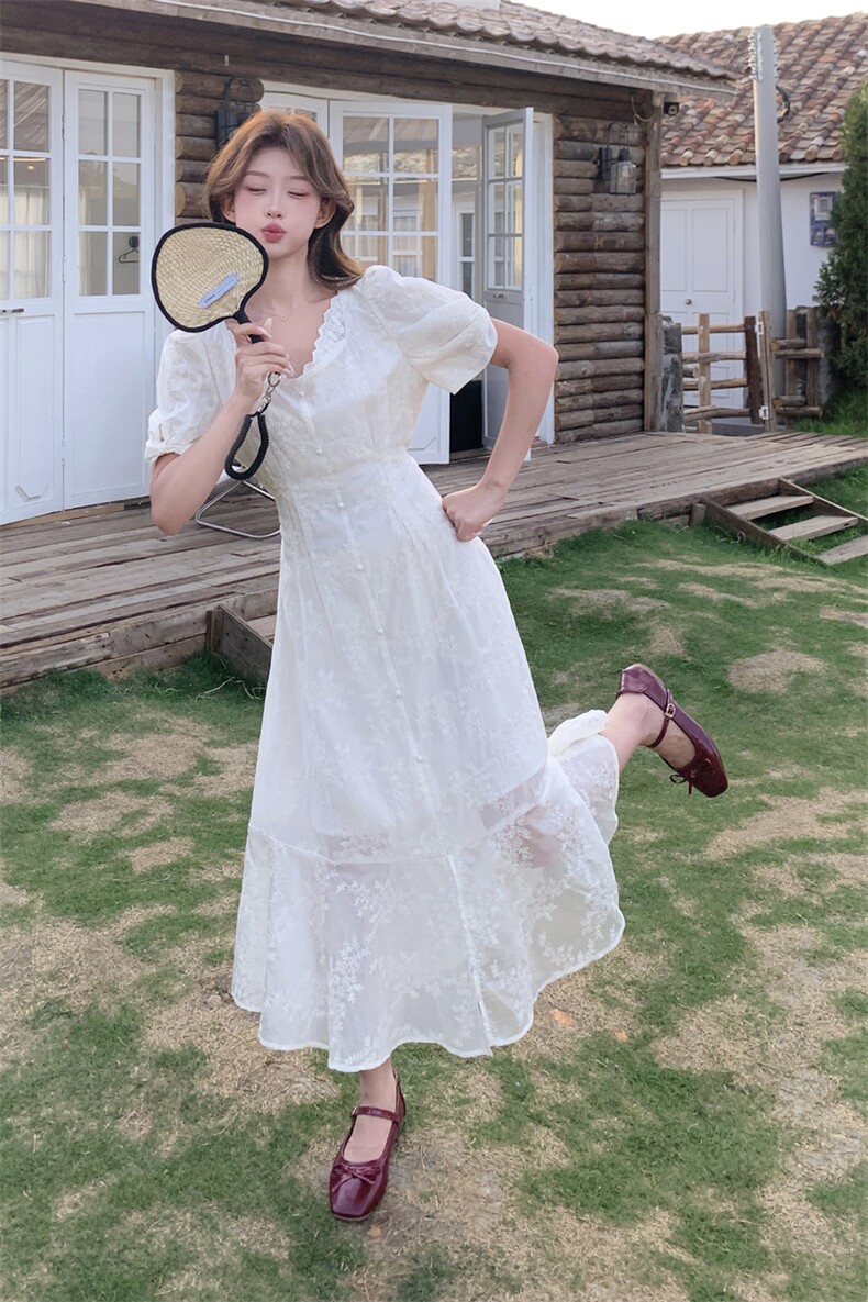 欧货蕾丝拼接V领天丝连衣裙女夏2025年新款时尚百搭收腰刺绣A字裙，女装连衣裙，浙宝208A