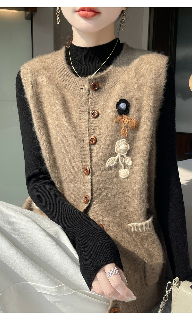 2025秋冬新款舒适百搭简约软糯时尚圆领无袖纽扣款马甲，女装针织衫/毛衣，美雪羊绒