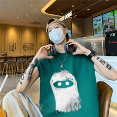 墨绿色