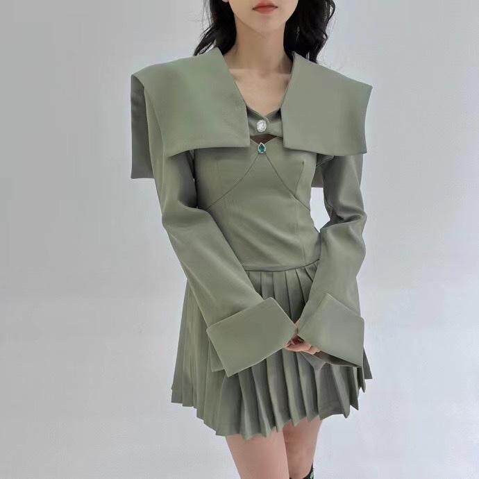 莫兰迪绿钻扣大翻领西装套装，女装西装，HE