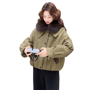 新款2B114-P460-K690军绿色真狐狸毛90白鸭绒派克服图片