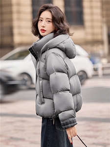 《爆2025冬季新款短款连帽羽绒服宽松休闲不挑身材百搭时尚》图片