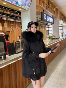 冬季新款三色大毛领派克服图片