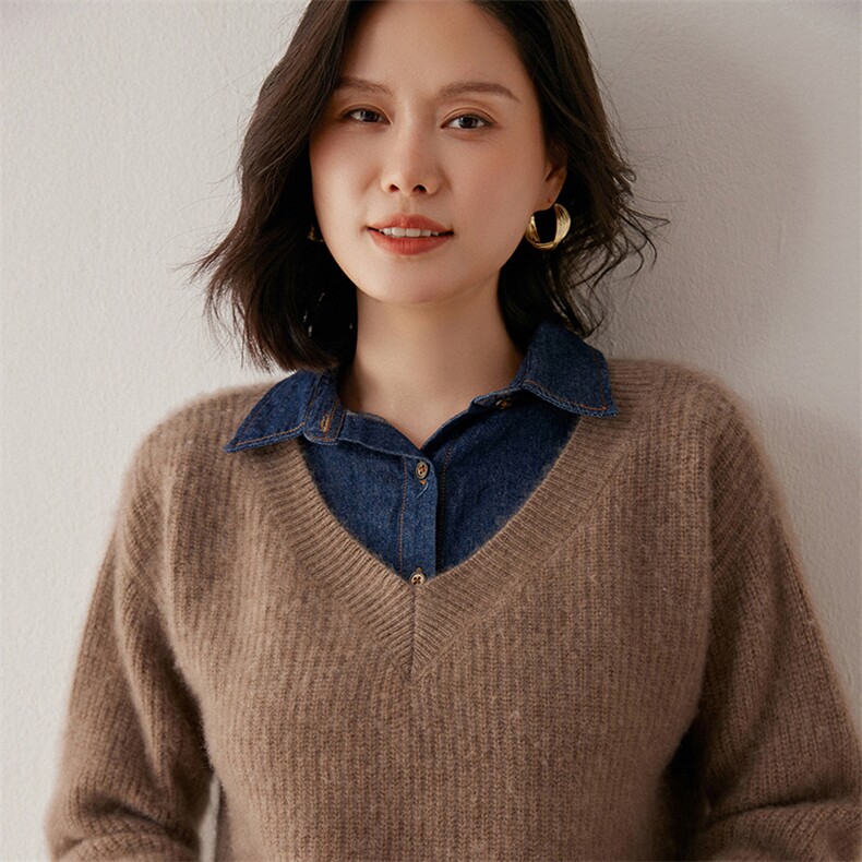 2025年秋季新款V领针织竖条纹羊绒衫时尚休闲通勤百搭,女装羊绒衫,米琪莲羊绒