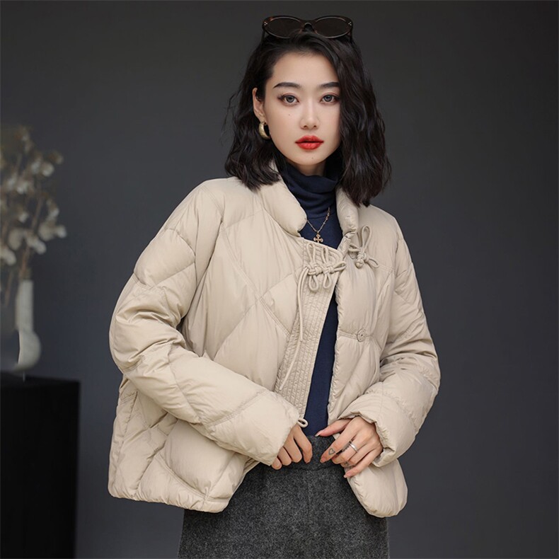 新中式盘扣轻薄羽绒服女2023冬季新款时尚洋气立领小个子鸭绒外套,女装羽绒服,阳光伊恋