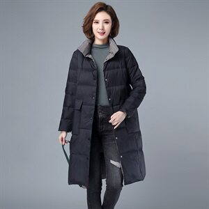 2020冬季新款潮流时尚气质休闲舒适两面穿羽绒服,中筒靴子搭配长外套图片