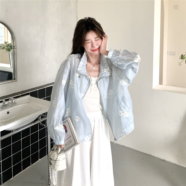 蓝色花朵刺绣外套女2025年夏季新款韩系甜美减龄轻薄透气防晒上衣,女装防晒衣,2C201