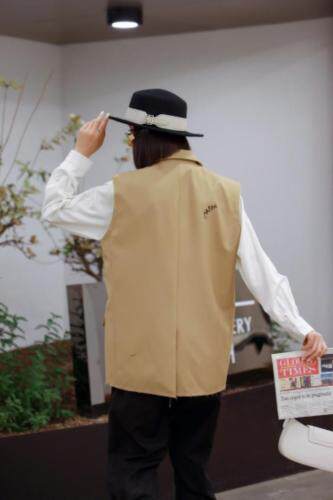 新款后背刺绣毛边马甲，女装马夹，C&B