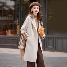 现货2025手工缝制冬季保暖新款时尚舒适中长款羊毛大衣可拆卸帽，女装双面呢大衣，卡杰菲