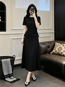 设计感时尚休闲套装裙女夏修身显瘦圆领扭结设计上衣半身裙两件套图片