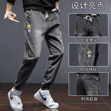 灰色
