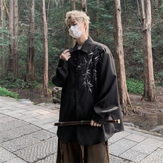 黑色