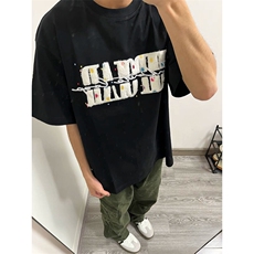 黑色