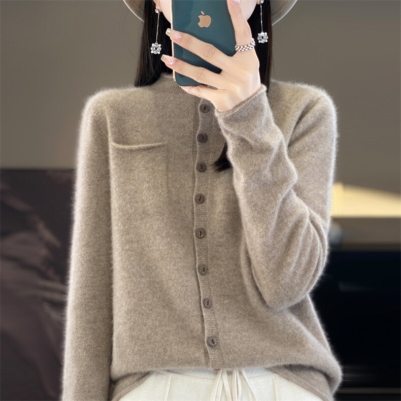 2025年秋季新款百搭一线成衣卷边口袋开衫,女装羊毛衫,新胜羊绒