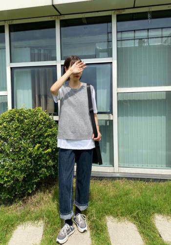 秋季新款圆领后开叉简约设计时尚百搭马甲女，女装马夹，日の谷