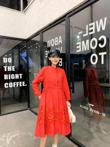 春季新款，网纱绣花欧版风衣，女装风衣，得瑟空间