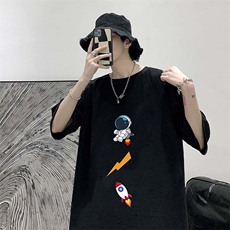 黑色
