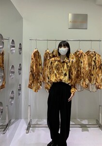 秋季设计师新品 赤色云霞晕染衬衫图片