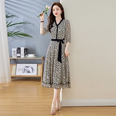 《现货新品》轻薄中袖气质舒适印花连衣裙，女装连衣裙，魅丽静蓝