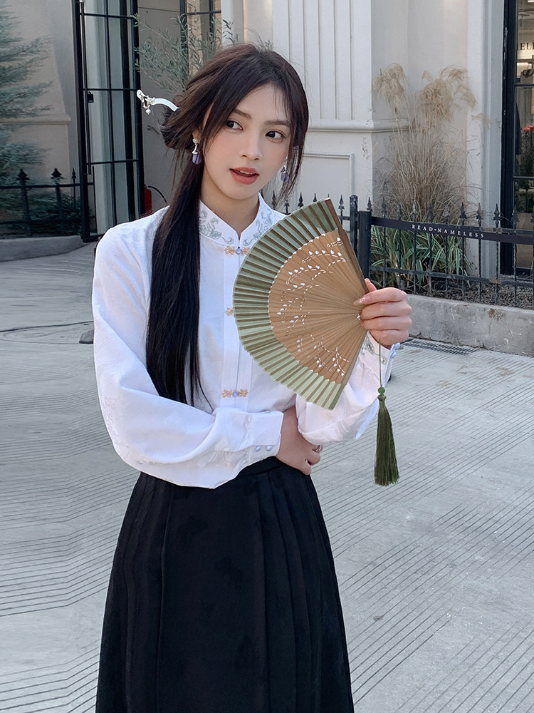 优雅新中式立领提花衬衫修身显瘦长袖上衣搭配高腰马面裙,女装衬衫,诺蝶