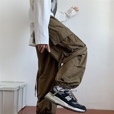 棕绿色