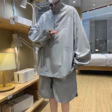 灰色